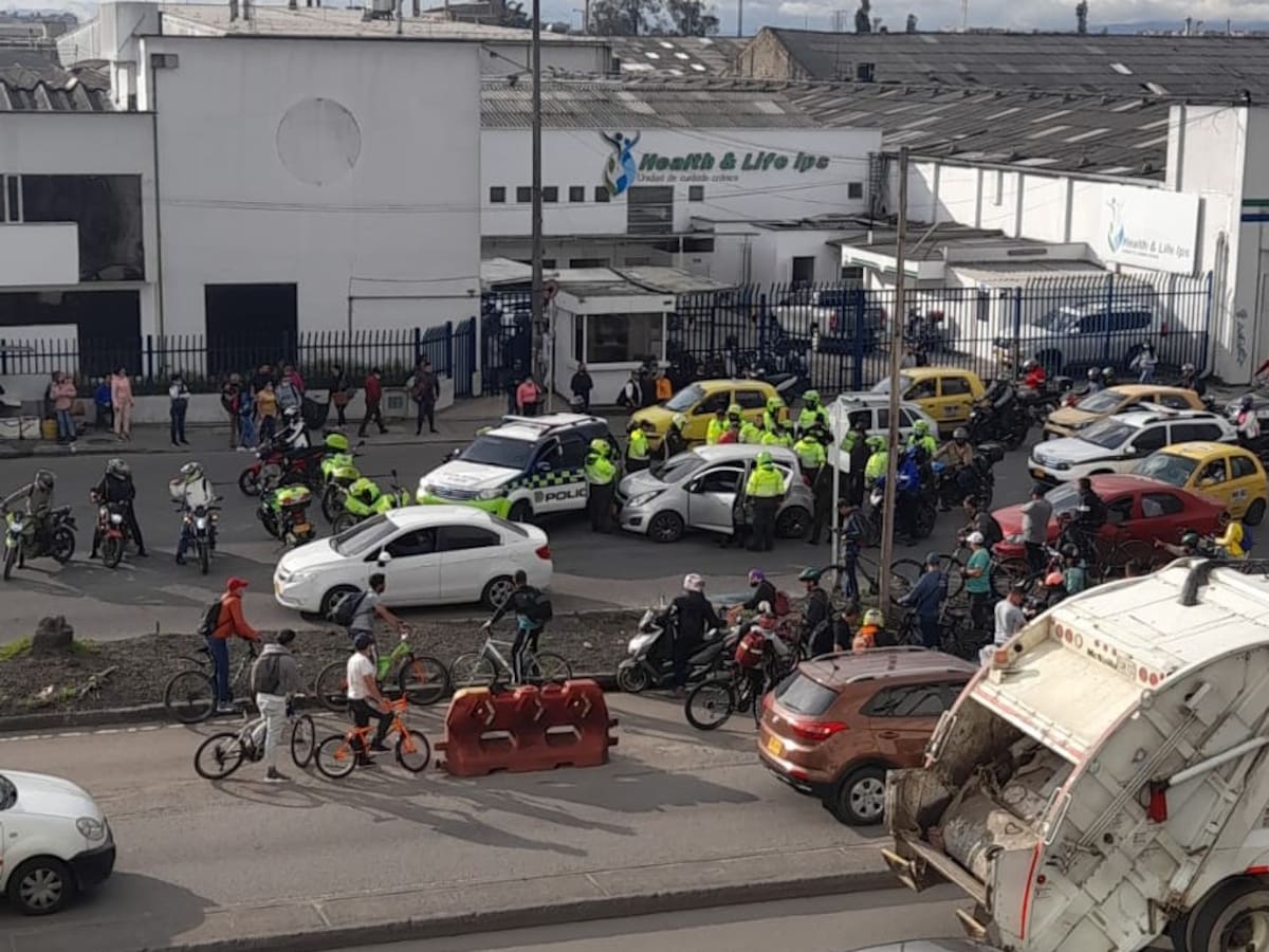 Capturan a los delincuentes que robaron a conductor en pleno trancón en el norte de Bogotá