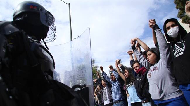 Imagenes de la protesta estudiantil en la U Javeriana. Foto: Colprensa