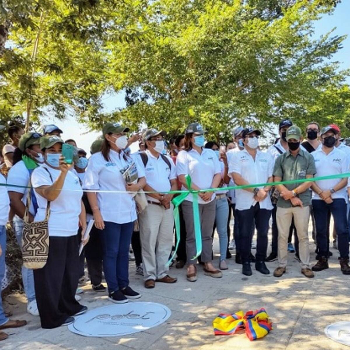 Se entregaron 5.5 kilómetros en placa huellas y sistemas de fotovoltaicos en viviendas rurales de Aracataca