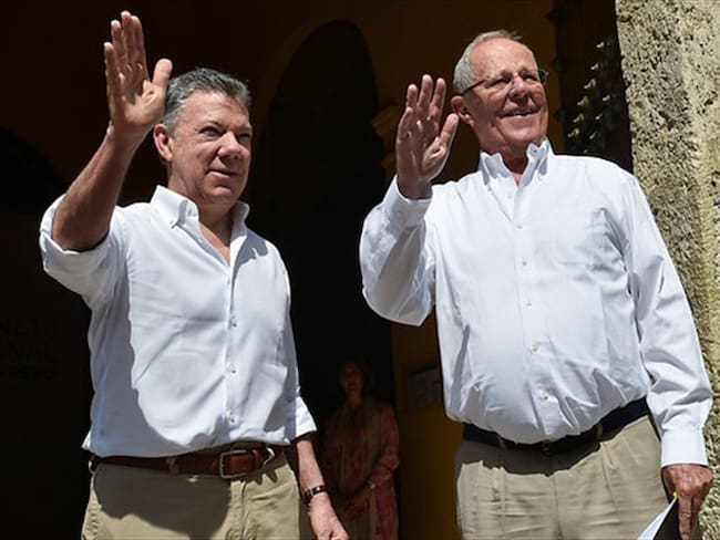 Santos y Kuczynski hicieron un llamado para que se dé una transición pacífica en Venezuela. Foto: Colprensa