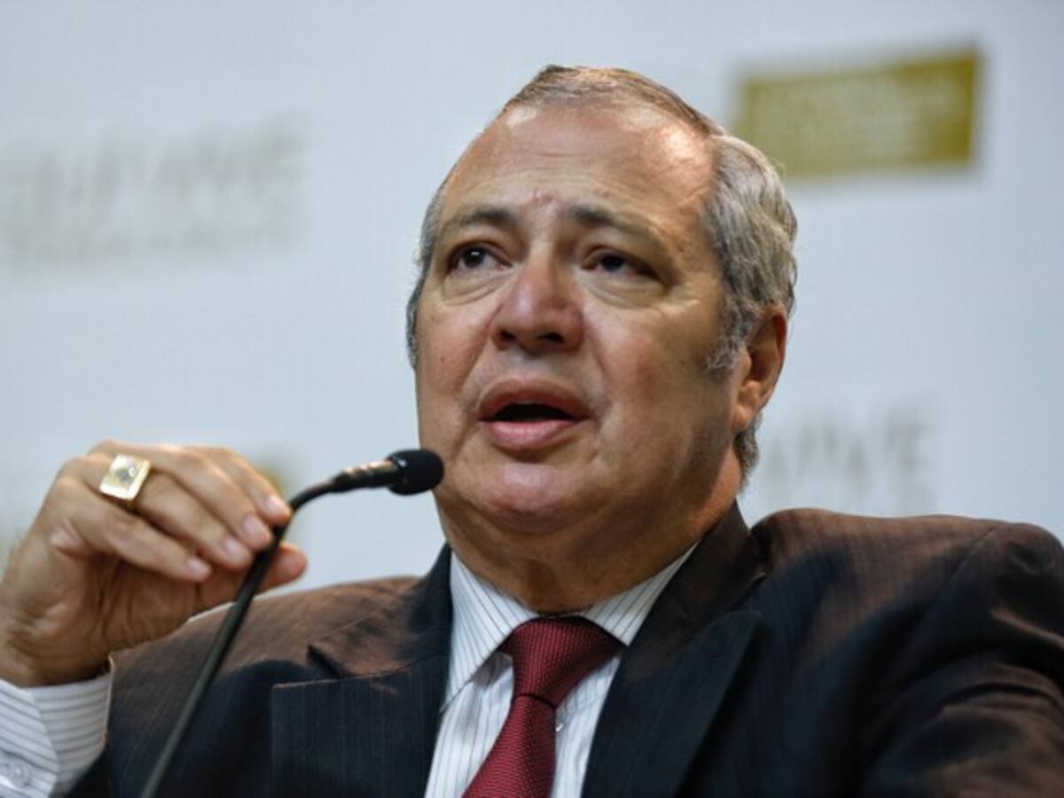 ¿Iván Name debe salir del Congreso por declaraciones de Sneyder Pinilla?