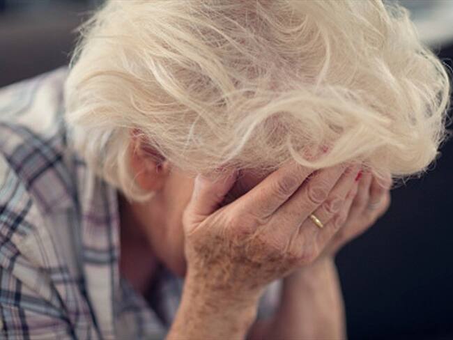 Según el nuevo trabajo, publicado en la revista Journal of Alzheimer's Disease, los factores psicológicos pueden aumentar la probabilidad de desarrollar demencia.. Foto: Getty Images