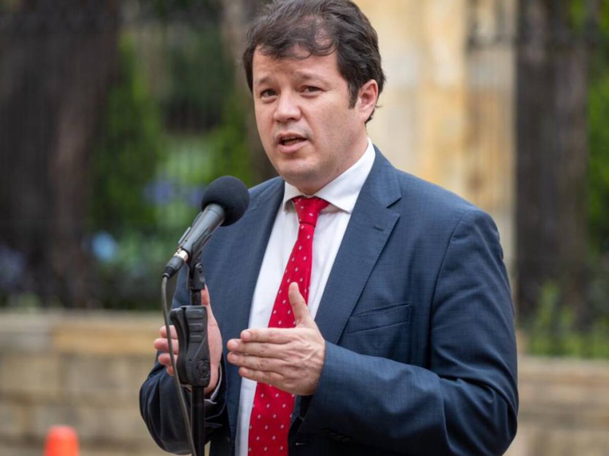 Pueden revisar inventarios, están las sábanas y las cortinas: exdirector del DAPRE