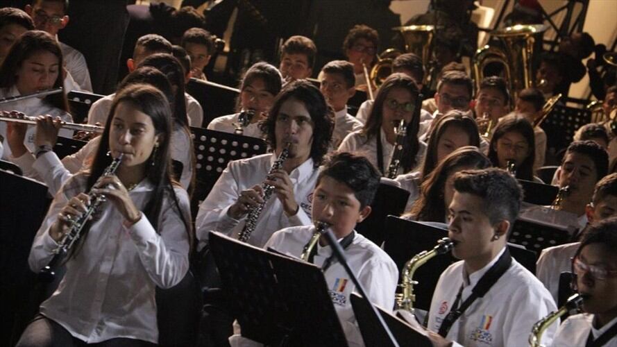 Presentación musical en la Noche de Velitas en Corferias. Foto: Camilo Rincón