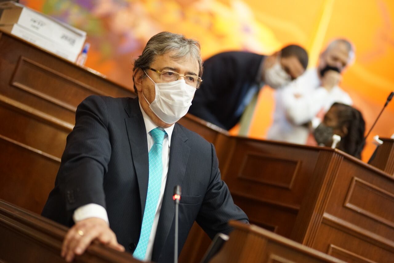 Reactivan el Twitter del fallecido Carlos Holmes Trujillo