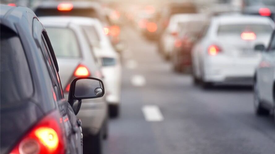 "Frente a un cierre total Bogotá - Choachí, en determinados horarios, estamos en la obligación de pensar en los pequeños productores, agricultores y comerciantes", dijo Nicolás García. Foto: Getty Images / JUNG GETTY