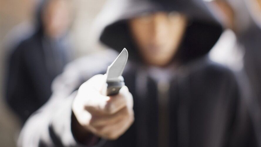 El último hecho delictivo de los adolescentes se cometió contra una menor de edad, quien a la vez fue herida con arma blanca por resistirse al atraco. Foto: Getty Images