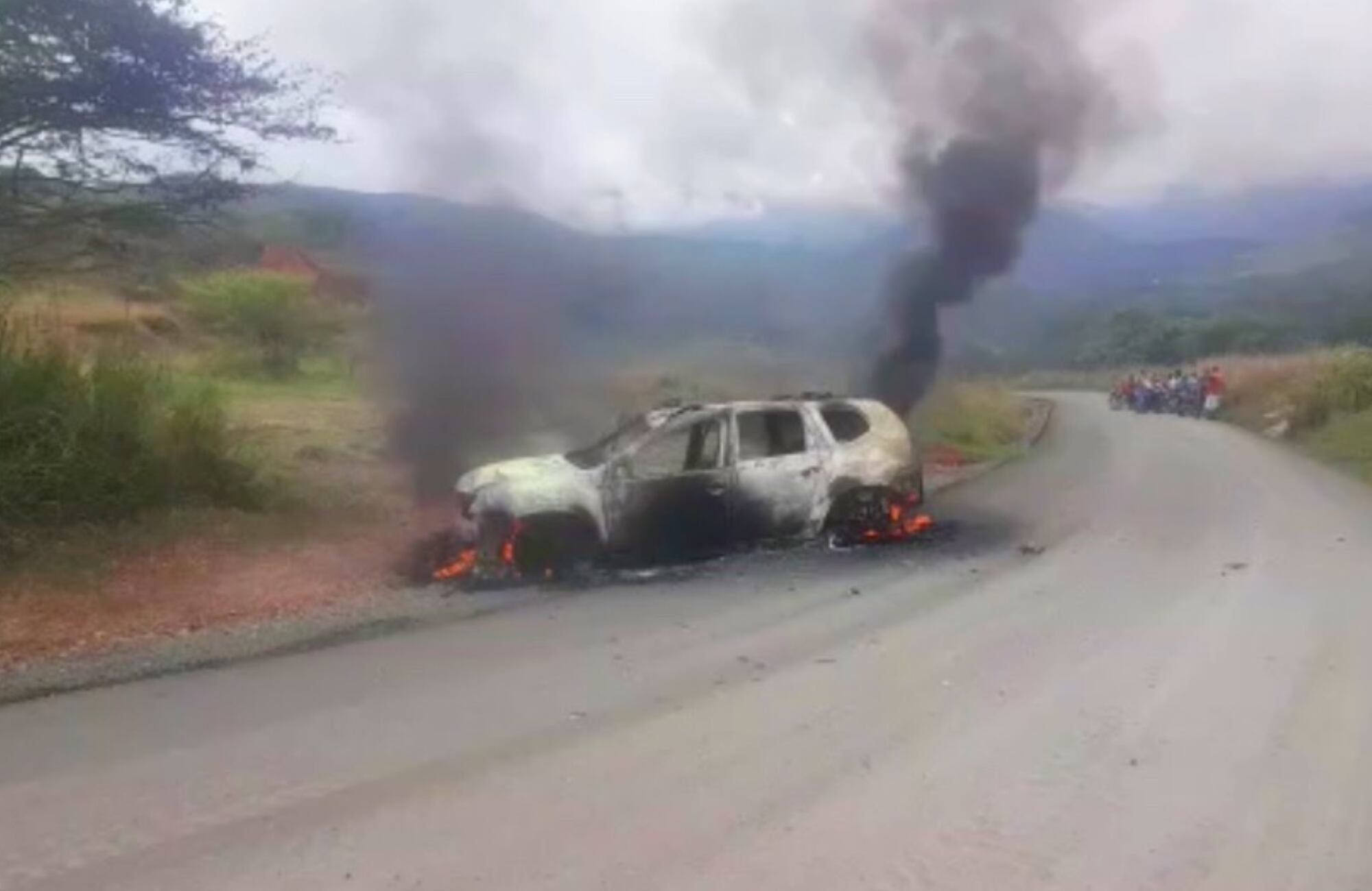 Vehículo en que se movilizaba la lideresa después del ataque | Foto: Cortesía.