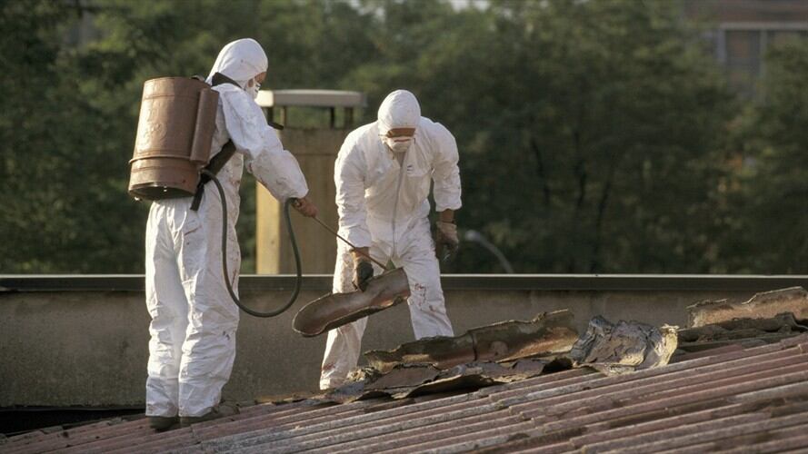 Un juez ordenó al Ministerio de Salud y al Ministerio de Trabajo diseñar plan para eliminar uso de asbesto en Colombia. Foto: Getty Images