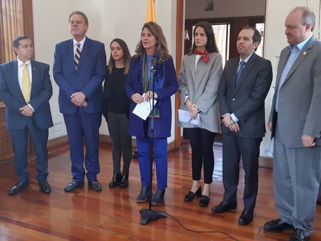 Directivos del fútbol firman pacto con el Gobierno para evitar acoso en el deporte. Foto: Oriana Garcés