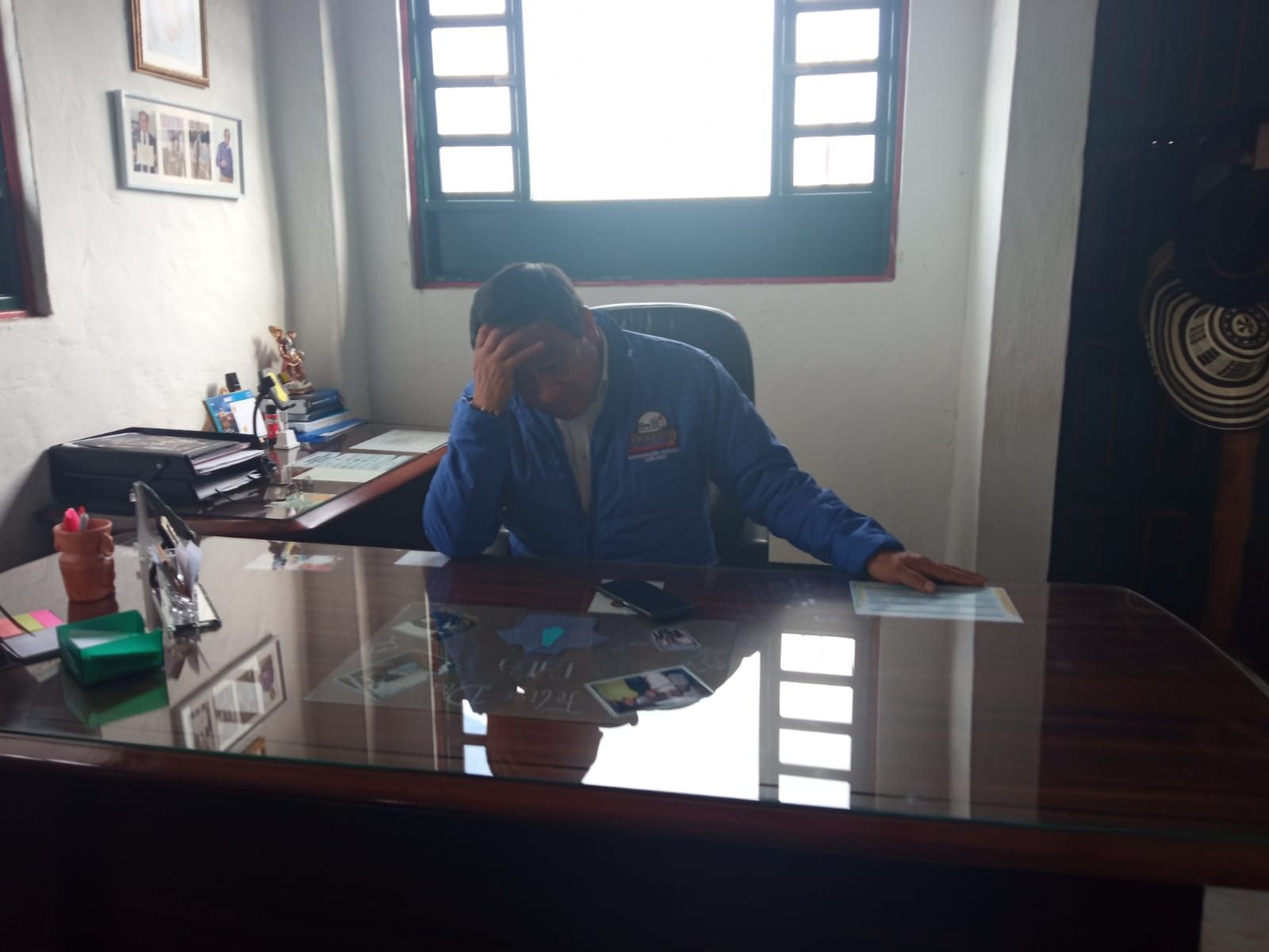 Henry Suta dijo estar dispuesto a responder a los entes de control. Foto: W Radio.