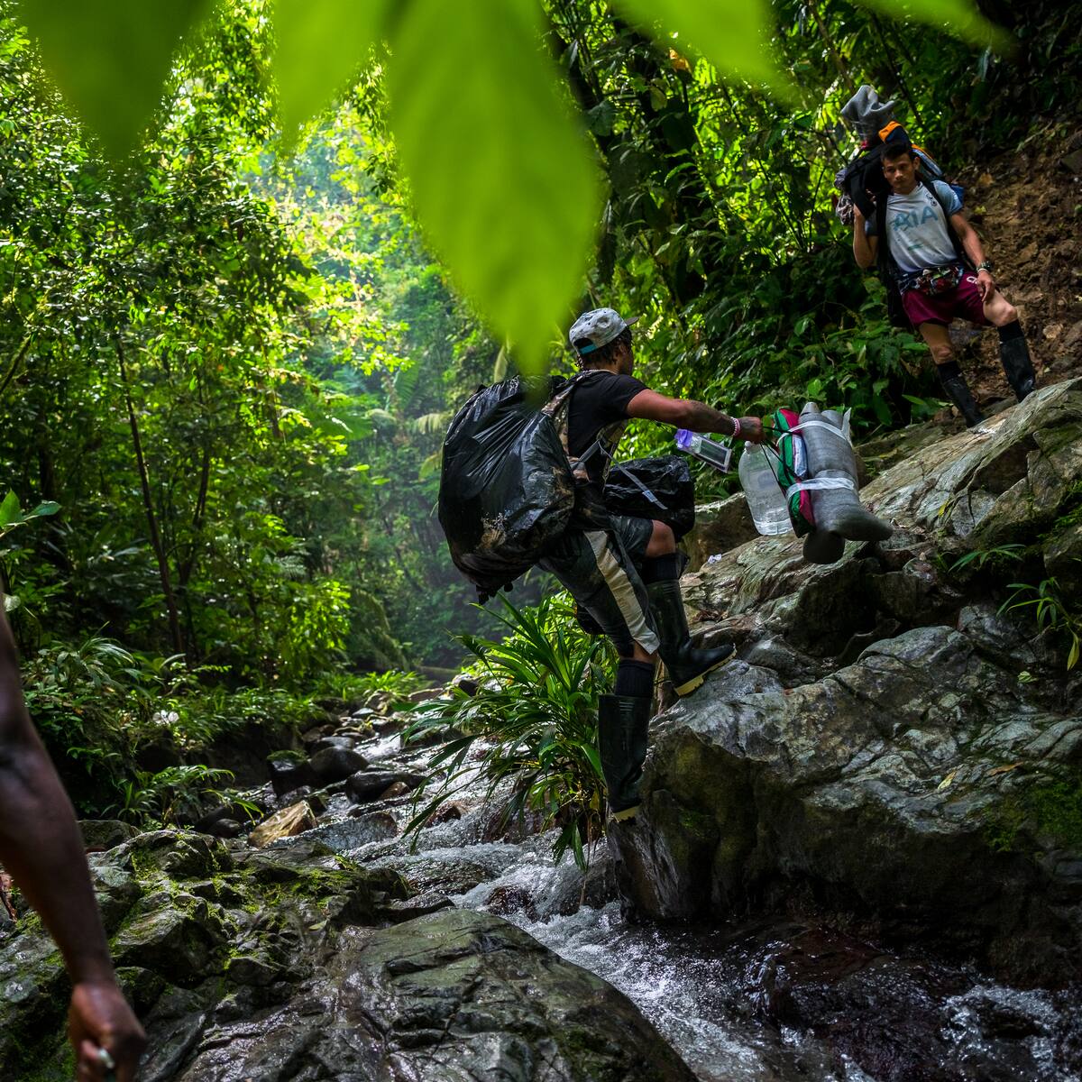Alertan sobre nueva ruta migratoria que deja a migrantes varados en el Chocó