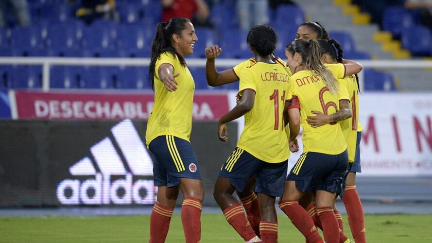 Jugadoras de la Selección Colombia Femenina en partido contra Chile. Foto: Cortesía FCF