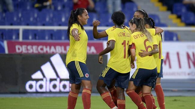 Jugadoras de la Selección Colombia Femenina en partido contra Chile. Foto: Cortesía FCF