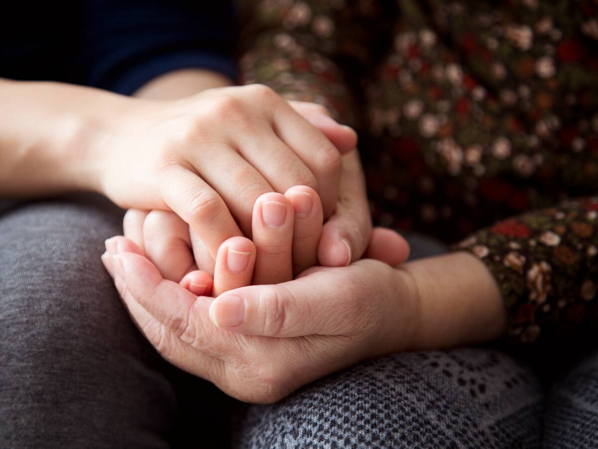 Familias poliamorosas tienen derecho a la pensión de sobreviviente: Corte