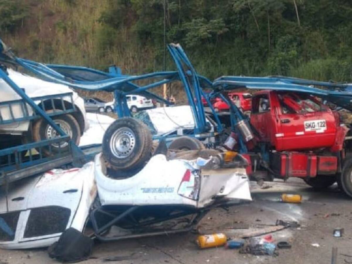 Trágico accidente en vía hacia el aeropuerto de Bucaramanga dejó un muerto