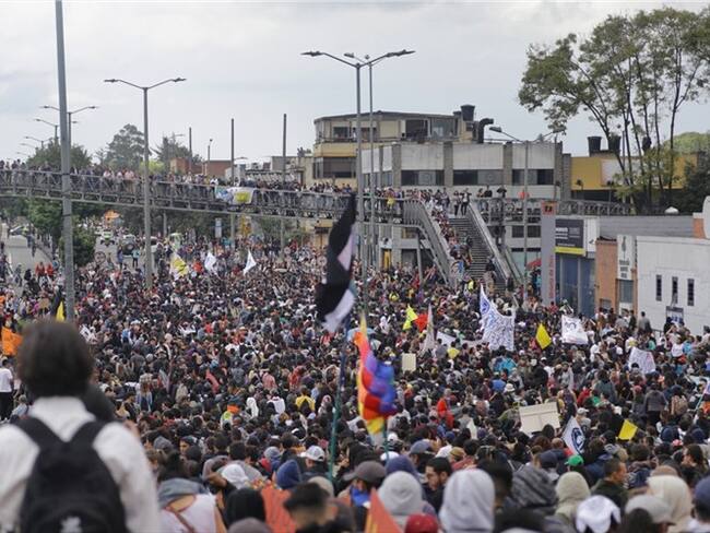 Marchas estudiantiles en Bogotá dejaron dos policías lesionados: Jairo García