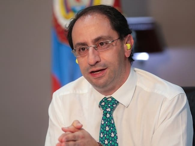 José Manuel Restrepo, ministro de Hacienda, advirtió que faltan por recuperar 1,1 millones de empleos. Foto: Colprensa