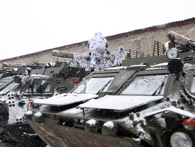 “Putin está encajonado porque escaló a la opción militar”: exembajador de EE.UU. en la OTAN