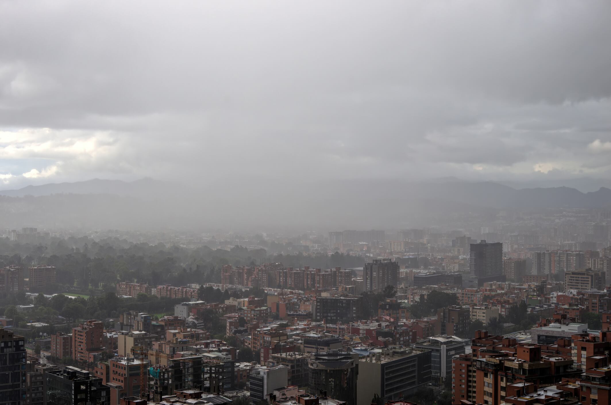 Imagen de referencia de lluvias en Bogotá. Foto: Getty Images.