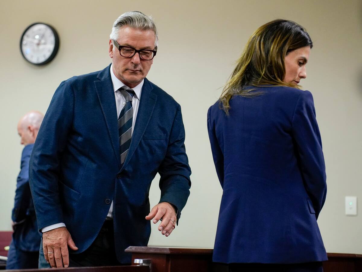 Revelan que bala real fue hallada en cartuchera de otro actor de Rust en juicio a Baldwin