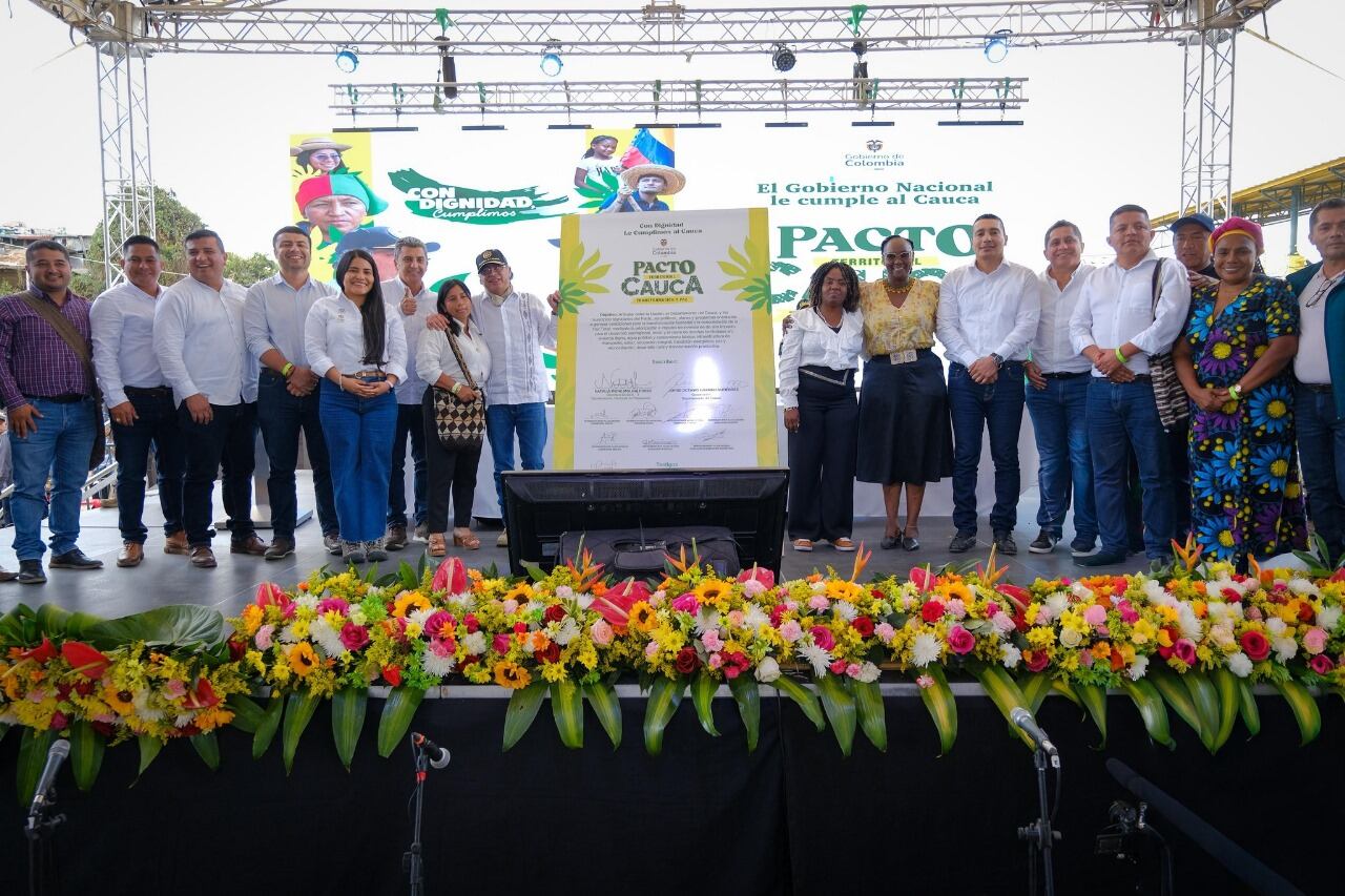 Firma del Pacto Cauca en el municpio de Timbío. Créfito: Presidencia de Colombia.