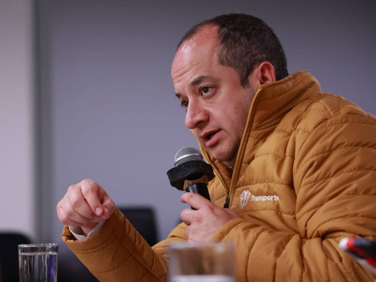 Viceministro de Transporte, Eduardo Enríquez Caicedo, presentó la renuncia irrevocable a su cargo