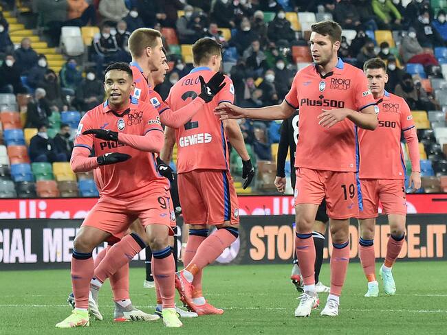 UDINE, ITALY - JANUARY 09: Luis Muriel of Atalanta celebrates after scoring his side's decond goal during the Serie A match between Udinese Calcio v Atalanta BC at Dacia Arena on January 09, 2022 in Udine, Italy. (Photo by Getty Images/Getty Images)