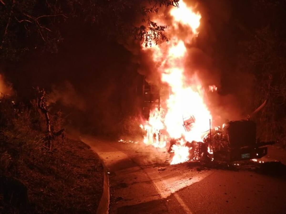 Eln sería el responsable de la quema de seis vehículos en Antioquia