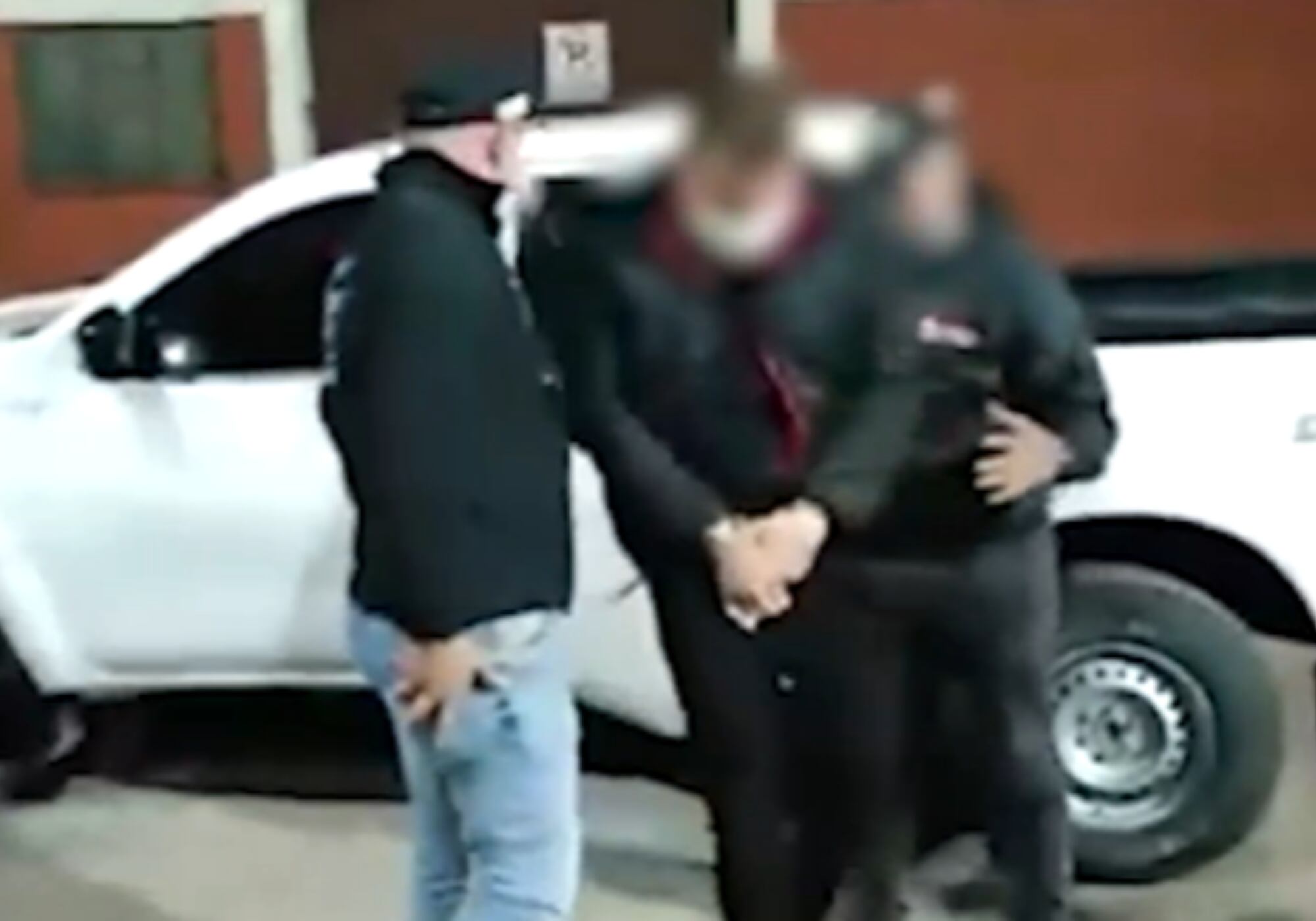 Condenan a 43 años de prisión a expolicía que asesinó a su pareja delante de su hijo