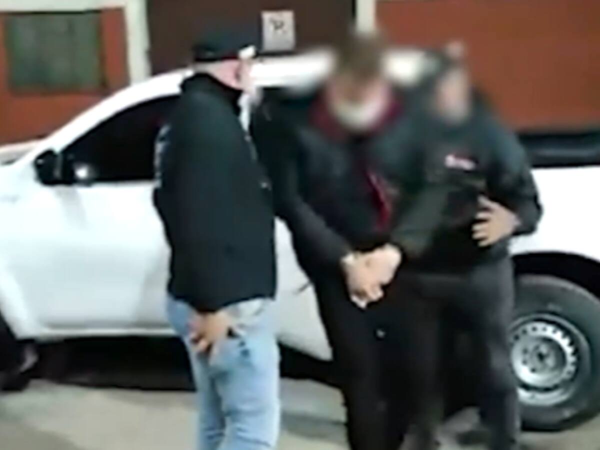 Condenan a 43 años de prisión a expolicía que asesinó a su pareja delante de su hijo