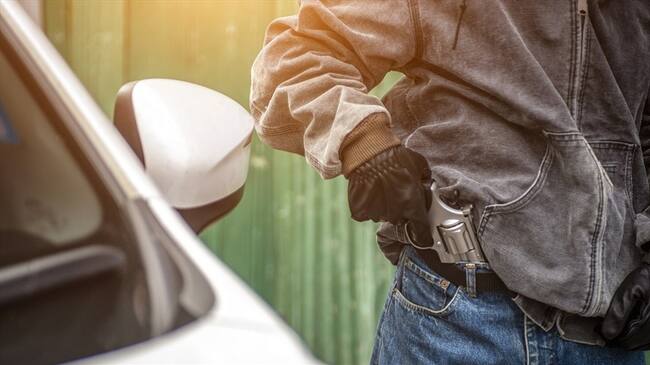 “Lo único que puedo decir es que él no lo hizo porque lo necesitara”, dijo la madre del joven de 15 años que enfrentará cargos. Foto: Getty Images / BOONCHAI WEDMAKAWAND