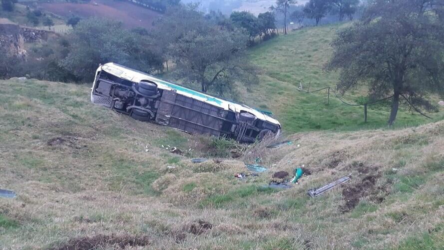 Los otros 12 pasajeros que iban en el bus, fueron valoradas y dadas de alta. Foto: Policía de Boyacá