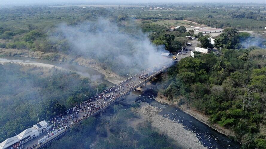 "Estos hechos violatorios de derechos humanos causados desde y en territorio venezolano dejan un número hasta el momento de 285 lesionados". Foto: Agencia AFP