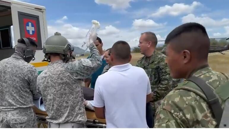 La menor lesionada tuvo que ser evacuada en una aeronave del Ejército Nacional. Crédito: Ejército Nacional.