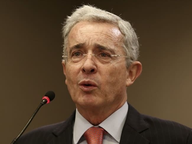 Álvaro Uribe trinó sobre el asesinado testigo, Carlos Areiza y aseguró que “no hay muertos buenos”. Foto: Colprensa