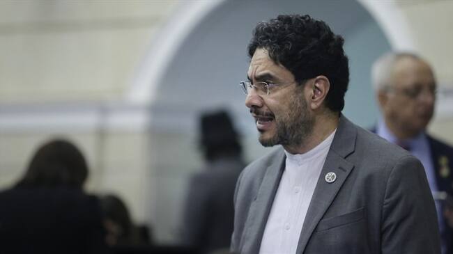 "Esa operación se tiene que explicar, se nos debe decir dónde está el informe de esta operación", dijo Iván Cepeda. Foto: Colprensa