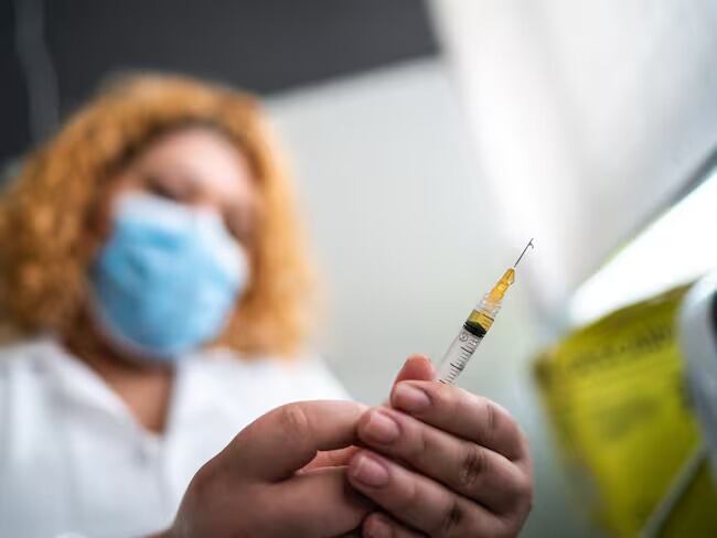 Vacunación contra la fiebre amarilla. Foto: Getty Images.