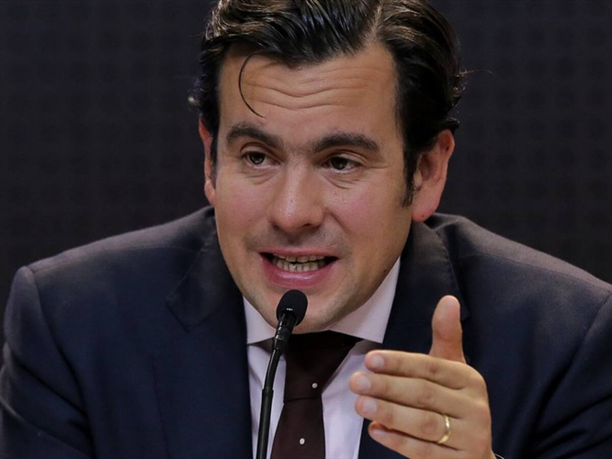 Revolcón del Icetex debe iniciar aplicando leyes que ya existen: Lara
