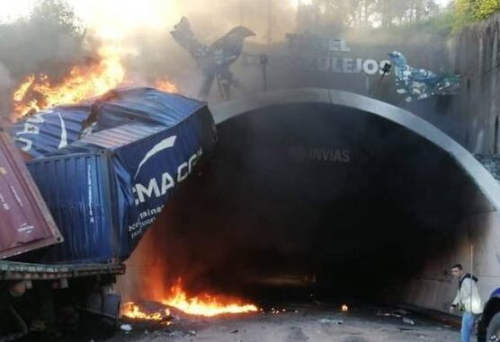 Accidente en La Línea. Foto: Cortesía reporteros de La Línea / proporcionada por Adrián Trejos