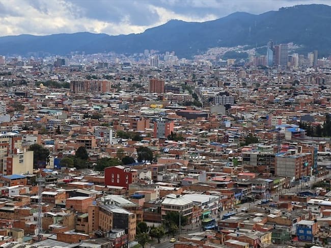 En Soacha se adelantan en este momento seis licitaciones por más de $100.000 millones para la recuperación de la malla vial del municipio aledaño a Bogotá. . Foto: Colprensa