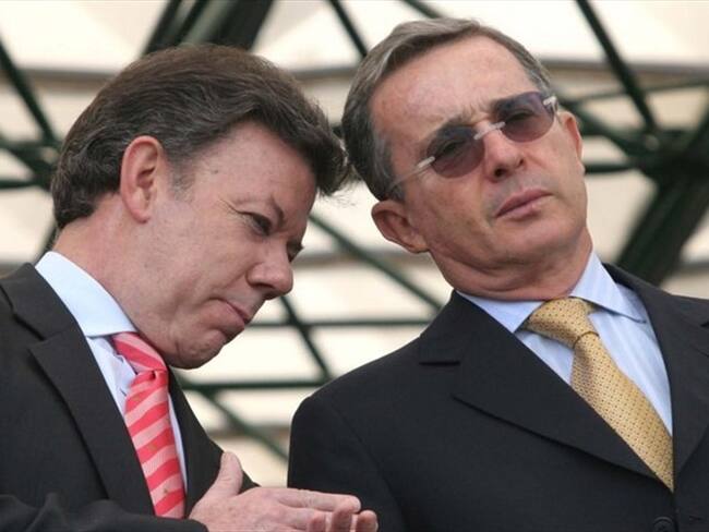 Juan Manuel Santos, presidente de la República y Álvaro Uribe, senador del Centro Democrático - Imagen de archivo. Foto: Colprensa