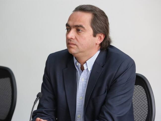 La respuesta del Minhacienda a los funcionarios que quieren tumbar el impuesto solidario