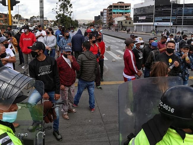 Comerciantes alzan la voz contra las medidas decretadas por el Gobierno Nacional y la Alcaldía de Bogotá. . Foto: Colprensa - Camila Díaz