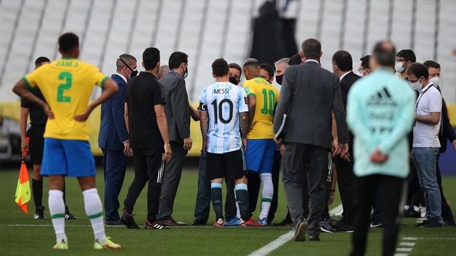 Suspendieron el partido entre Argentina y Brasil por Eliminatorias. Foto: Alexandre Schneider/Getty Images