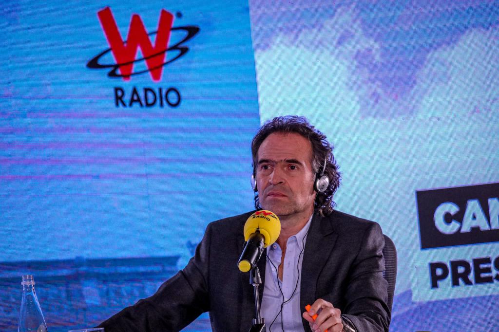 El candidato Federico Gutiérrez asegura que con abrir la frontera para comercio no busca reconocer la dictadura, sino apoyar a quienes viven en esta zona limítrofe. / FOTO: W Radio