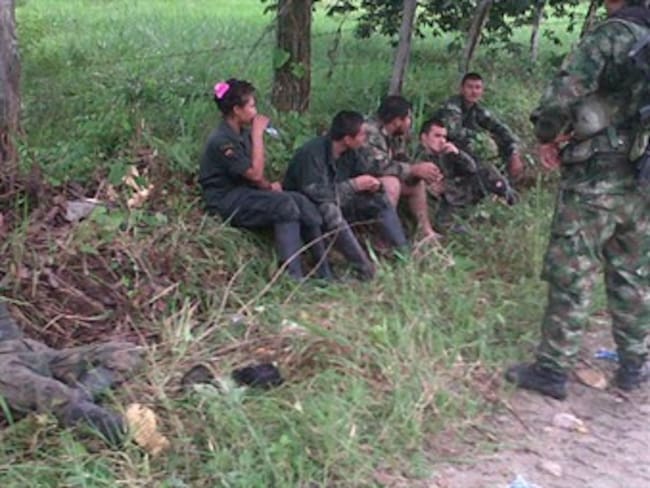 Guerrilleros capturados por el Ejército en Arauca. Foto: La W.