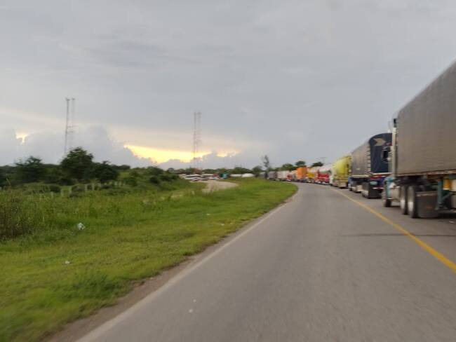 Bloqueo de la vía a la altura del corregimiento de Apure/ Cortesía