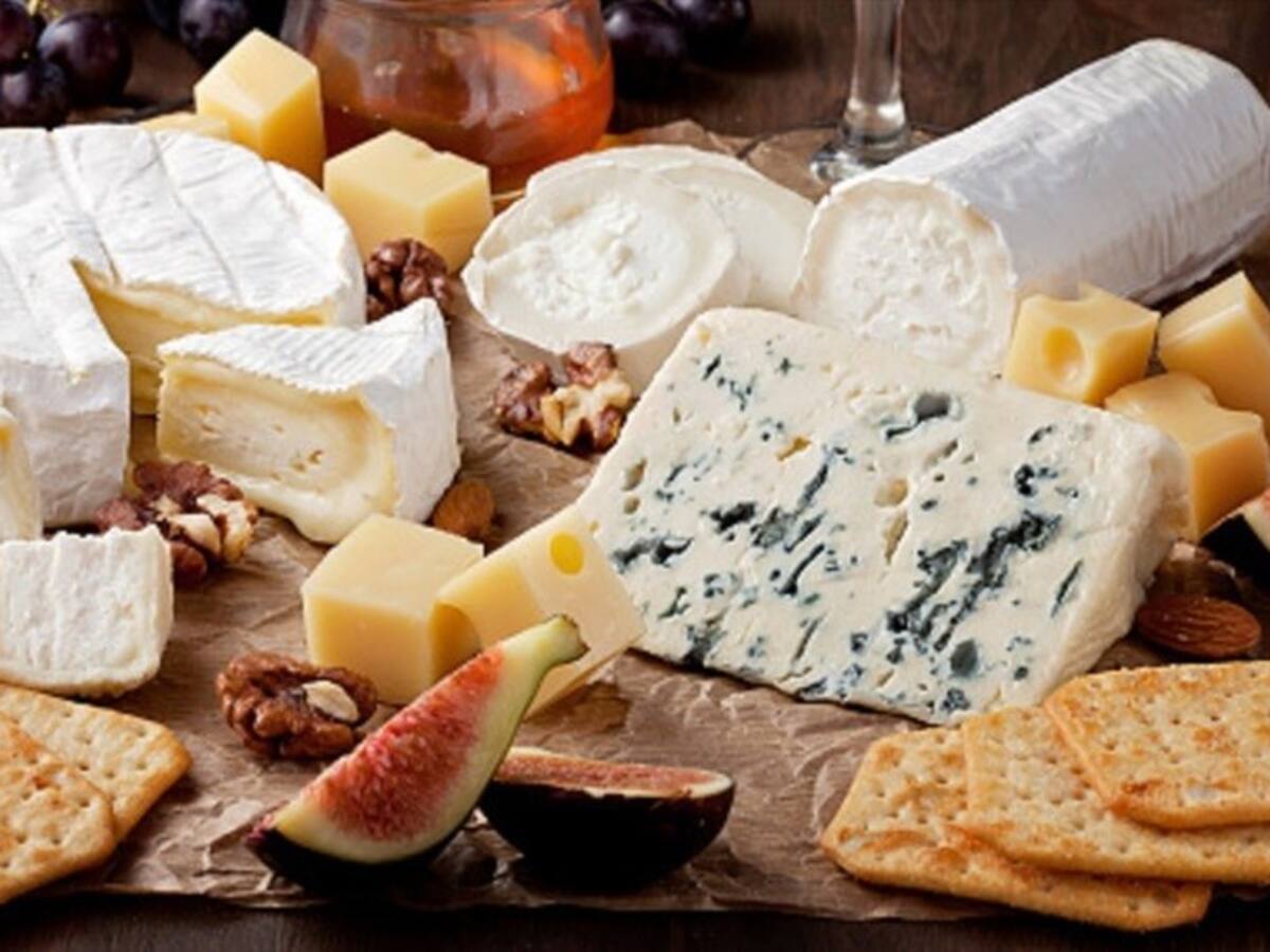 Los artistas que tallarán esculturas en queso