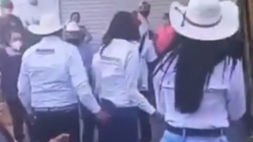 David Monreal manoseó a Rocío Moreno Sánchez en México. Foto: Captura de pantalla video en redes sociales